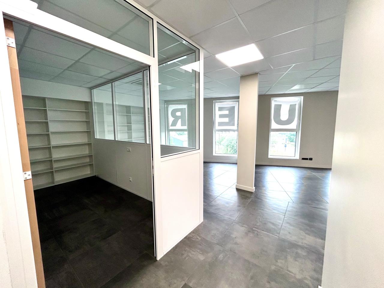 Bureau Noyal-Châtillon-sur-Seiche 153m² Location bureau Noyal-Châtillon-sur-Seiche Ille-et-Vilaine OLBUR2317392 4